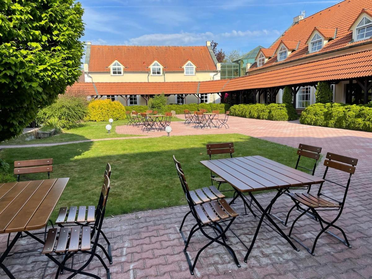 Bechneruv Statek Hotel Lany Exterior photo